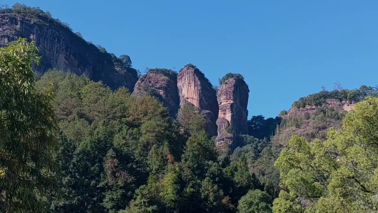 武夷山风光大王峰、玉女峰、九曲溪、丹霞地貌、晒布岩、竹筏漂流视频素材