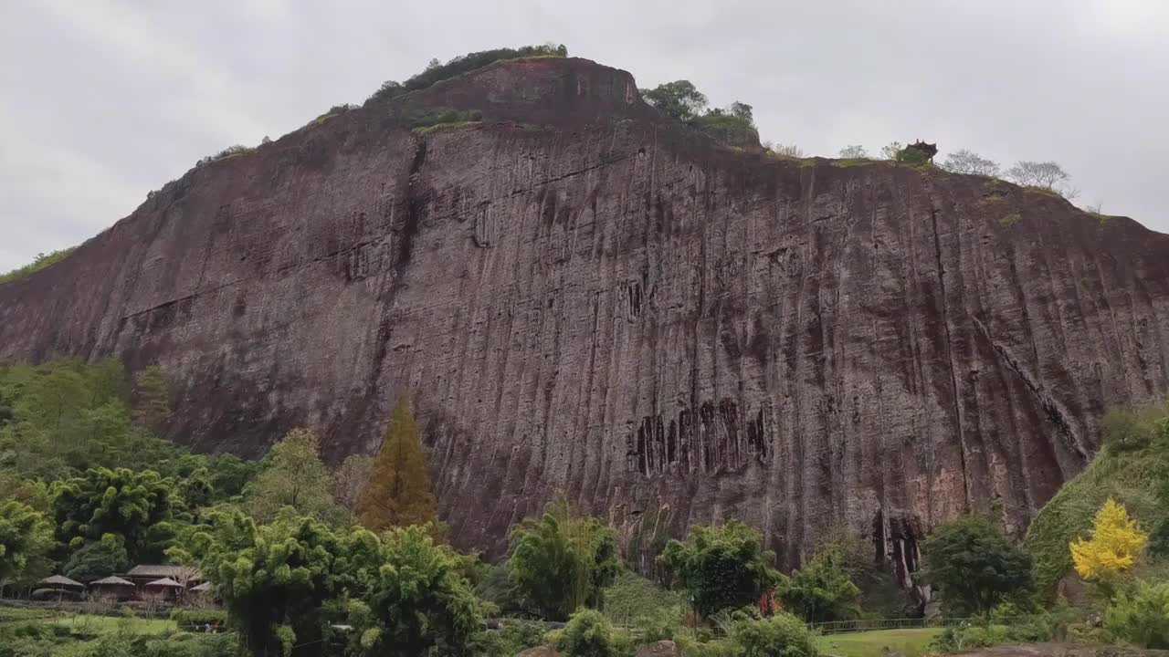 武夷山风光大王峰、玉女峰、九曲溪、丹霞地貌、晒布岩、竹筏漂流视频素材