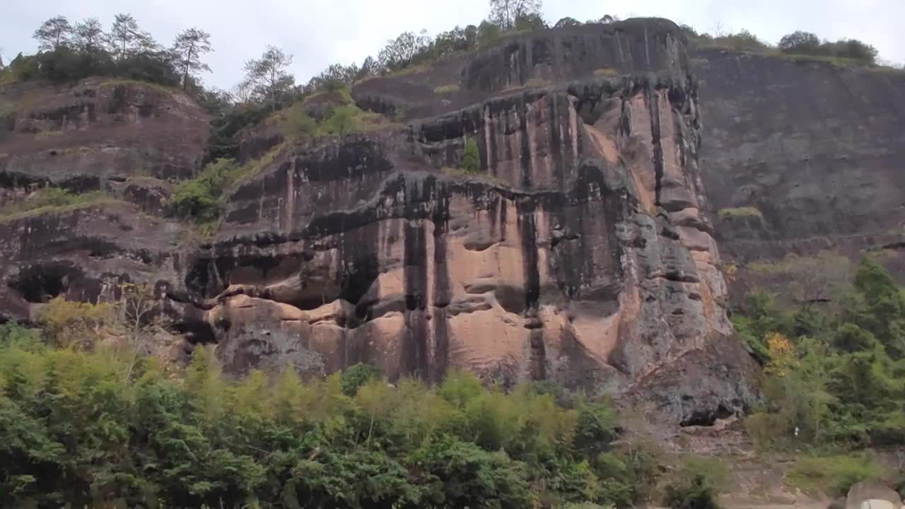 武夷山风光大王峰、玉女峰、九曲溪、丹霞地貌、晒布岩、竹筏漂流视频素材