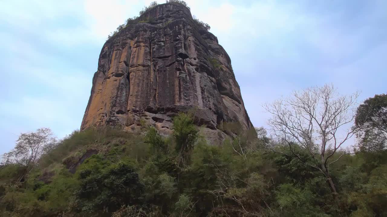 武夷山风光大王峰、玉女峰、九曲溪、丹霞地貌、晒布岩、竹筏漂流视频素材