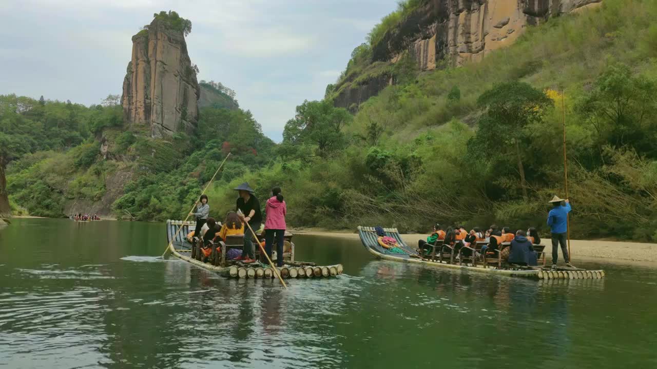 武夷山风光大王峰、玉女峰、九曲溪、丹霞地貌、晒布岩、竹筏漂流视频素材