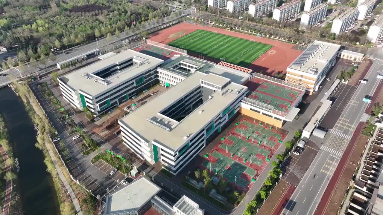 中国山东东营广饶第一实验小学傅家路校区航拍视频素材