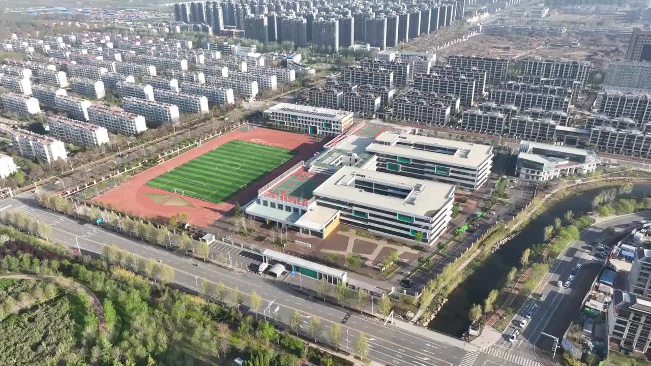 中国山东东营广饶第一实验小学傅家路校区航拍视频素材