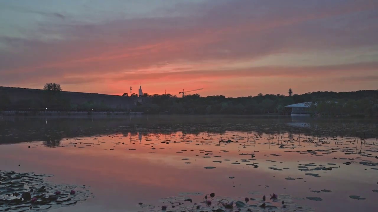 夕阳余晖映晚霞视频素材