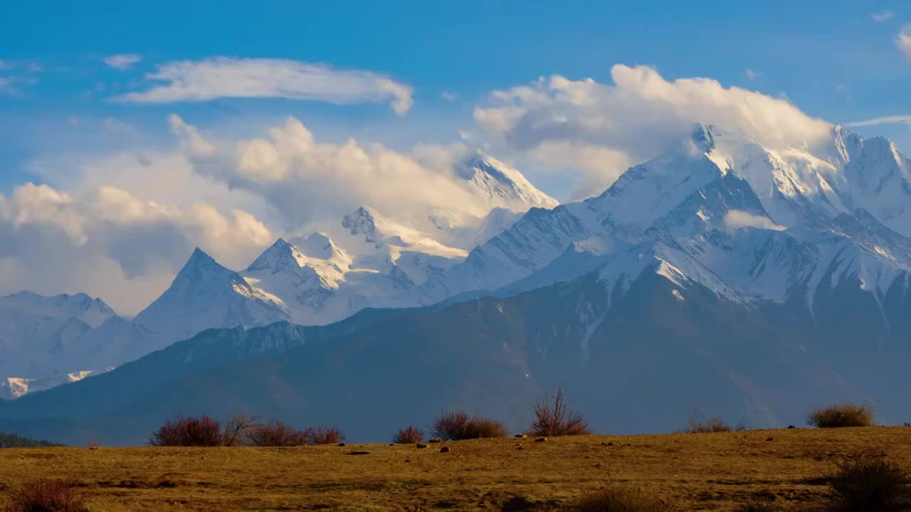 梅里雪山倒影延时视频素材