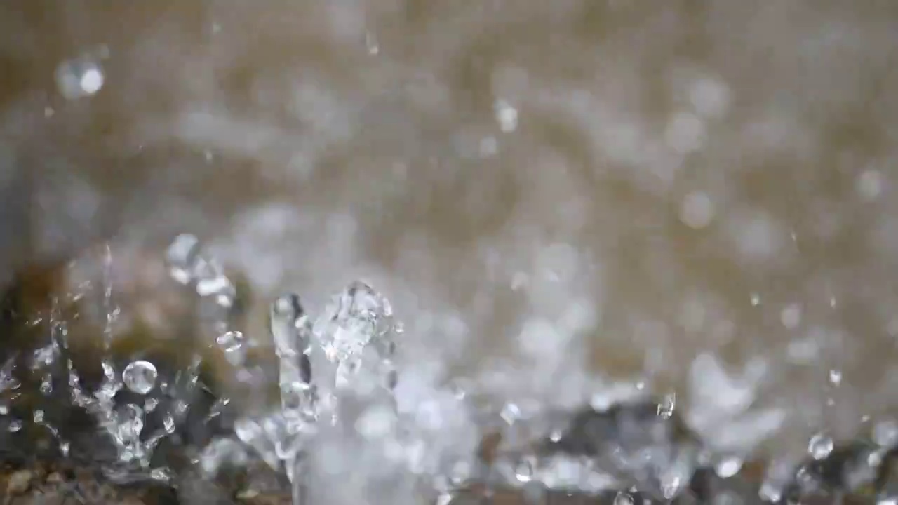 山泉水水滴水珠水泡潮湿视频素材