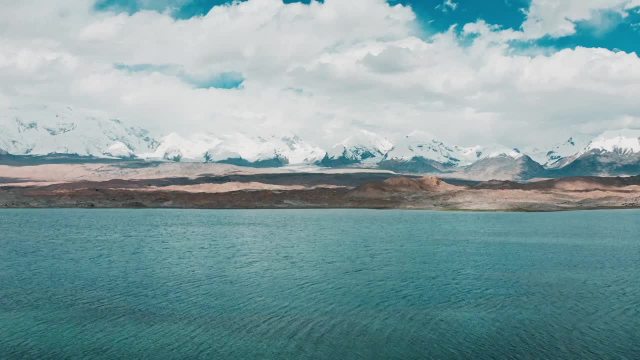 喀什库勒湖,帕米尔高原,湿地,慕士塔格,雪山,公格尔九别峰视频素材