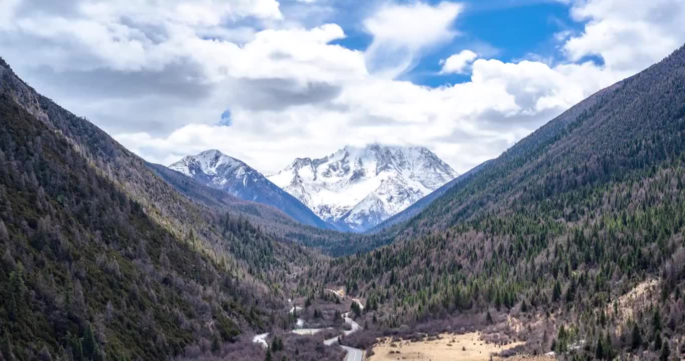 雅拉雪山延时视频下载