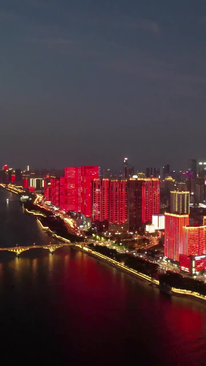 竖屏航拍湖南长沙湘江夜景地标建筑视频素材