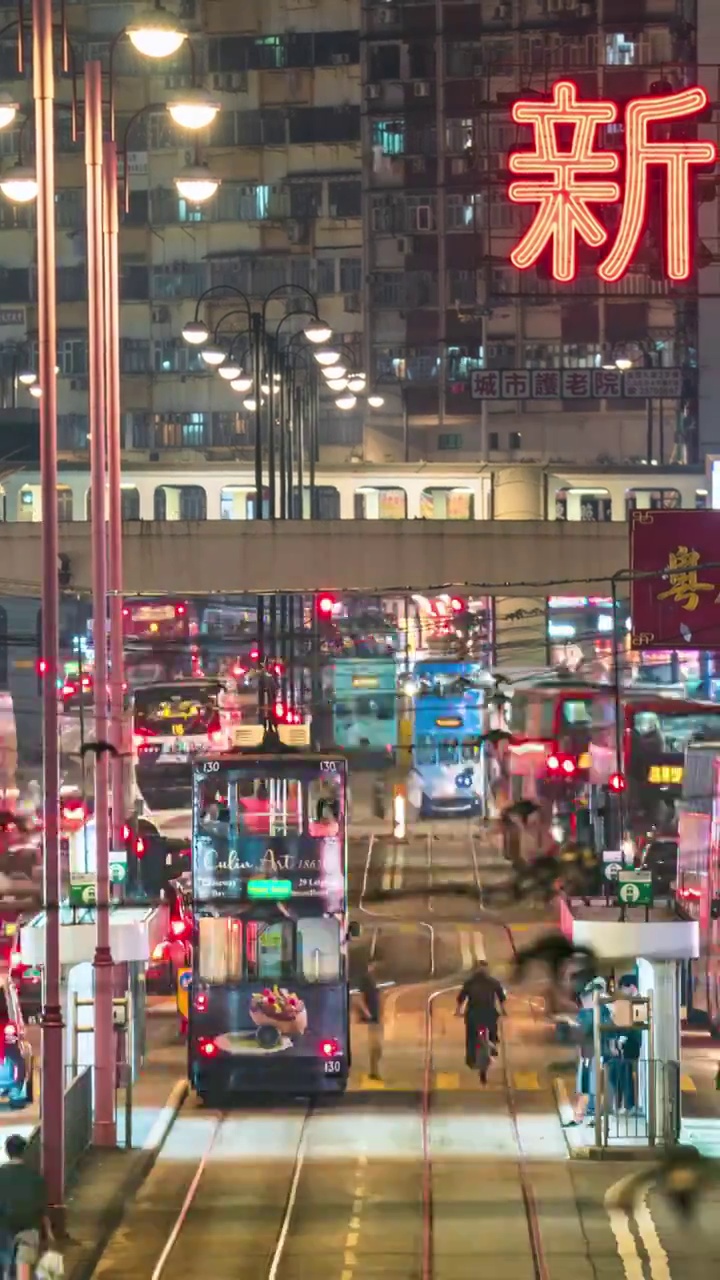 香港北角市区电车交通夜景延迟视频素材