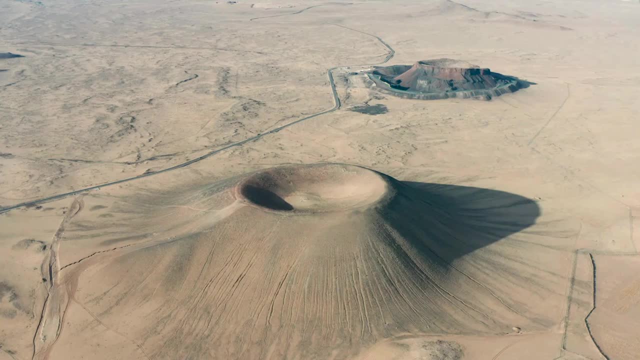 内蒙古乌兰哈达火山群5号中炼丹炉6号南炼视频下载