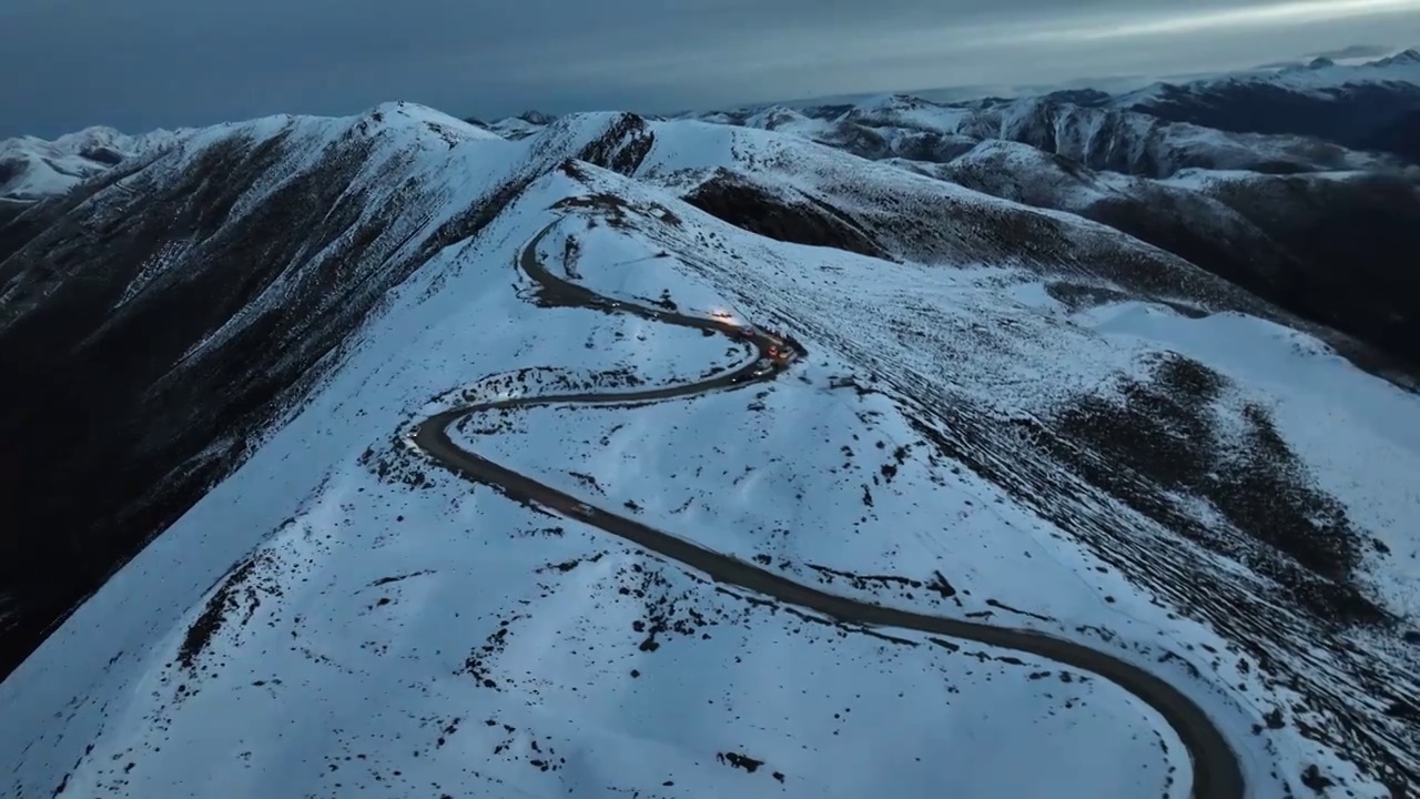 四川甘孜子梅垭口观贡嘎雪山视频素材