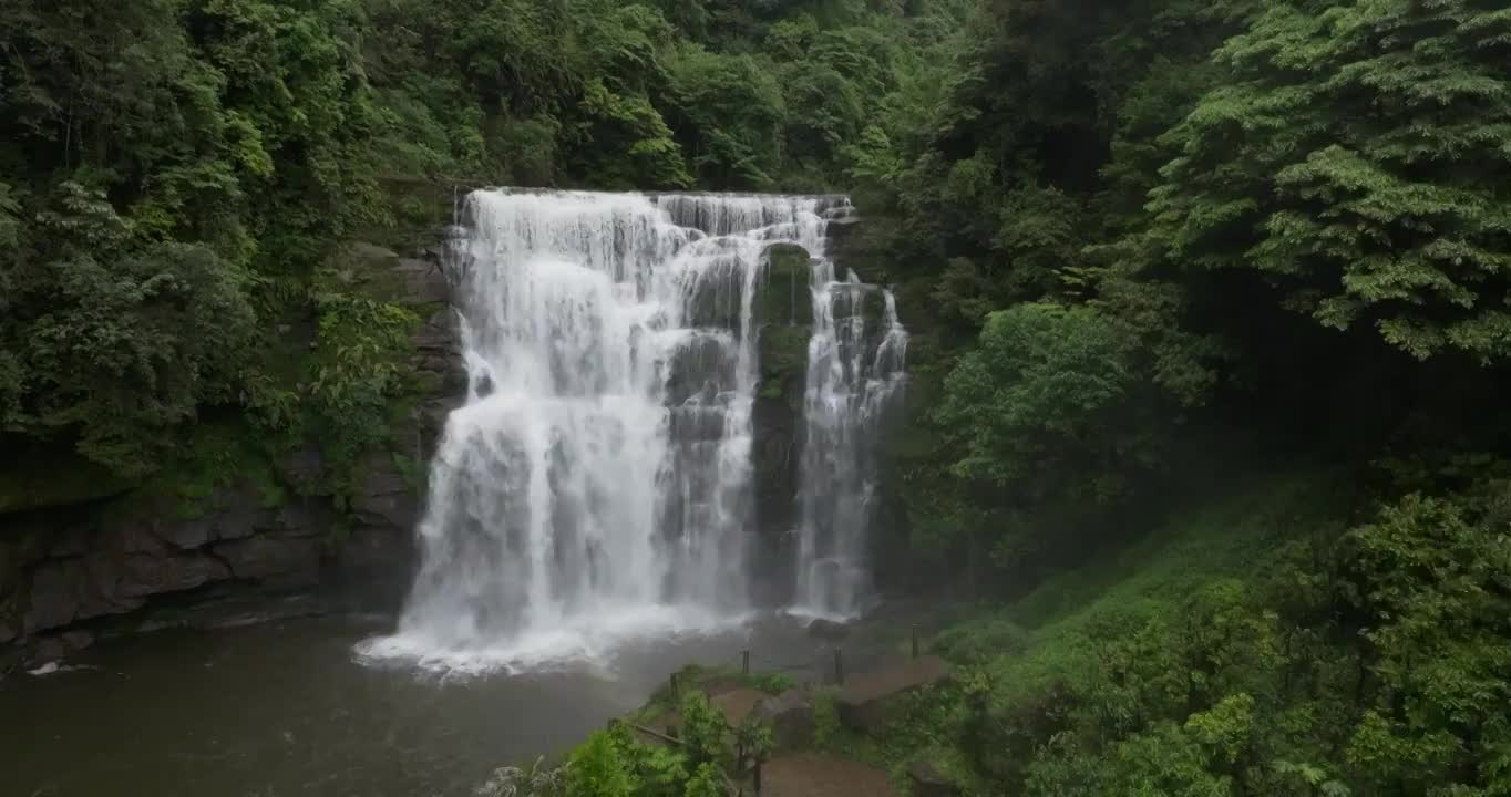 航拍雅安高叠洞瀑布美丽自然风光视频素材