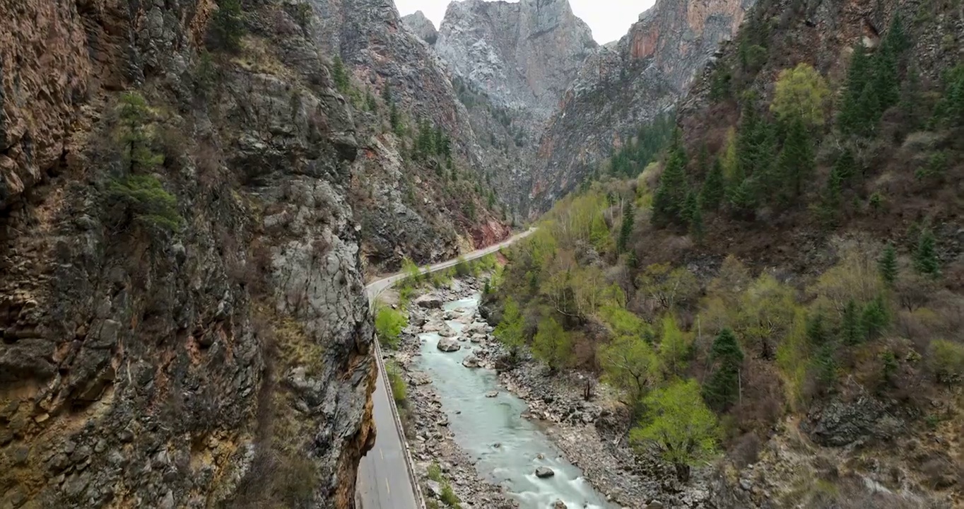 西藏昌都：峡谷风光视频素材