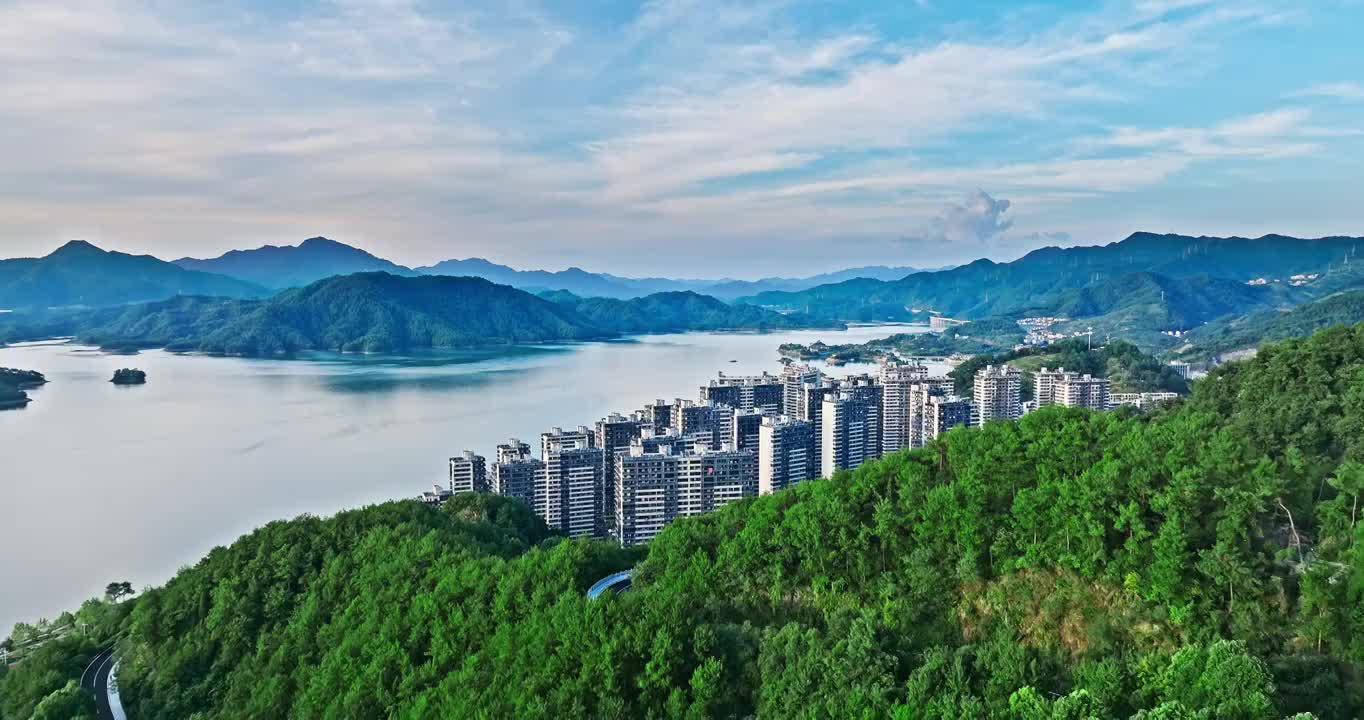 航拍中国杭州千岛湖建筑和山脉自然风光视频素材