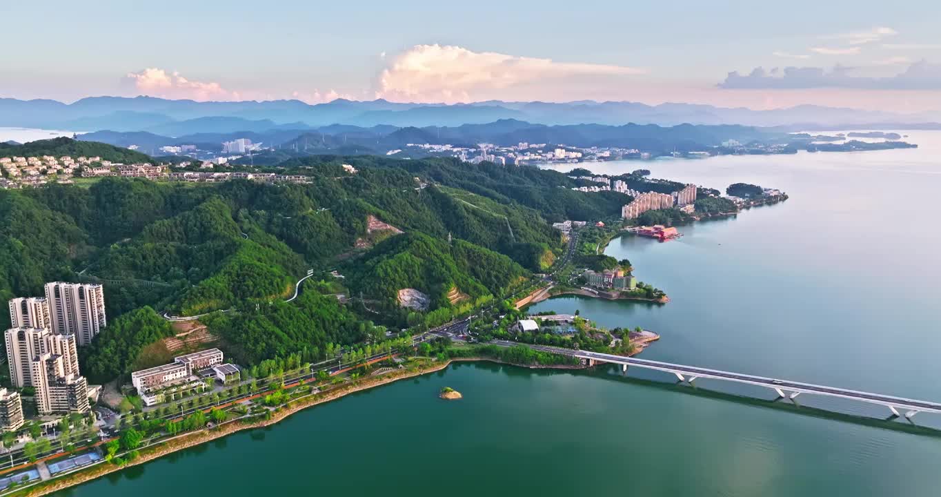 航拍中国杭州千岛湖建筑和山脉自然风光视频素材