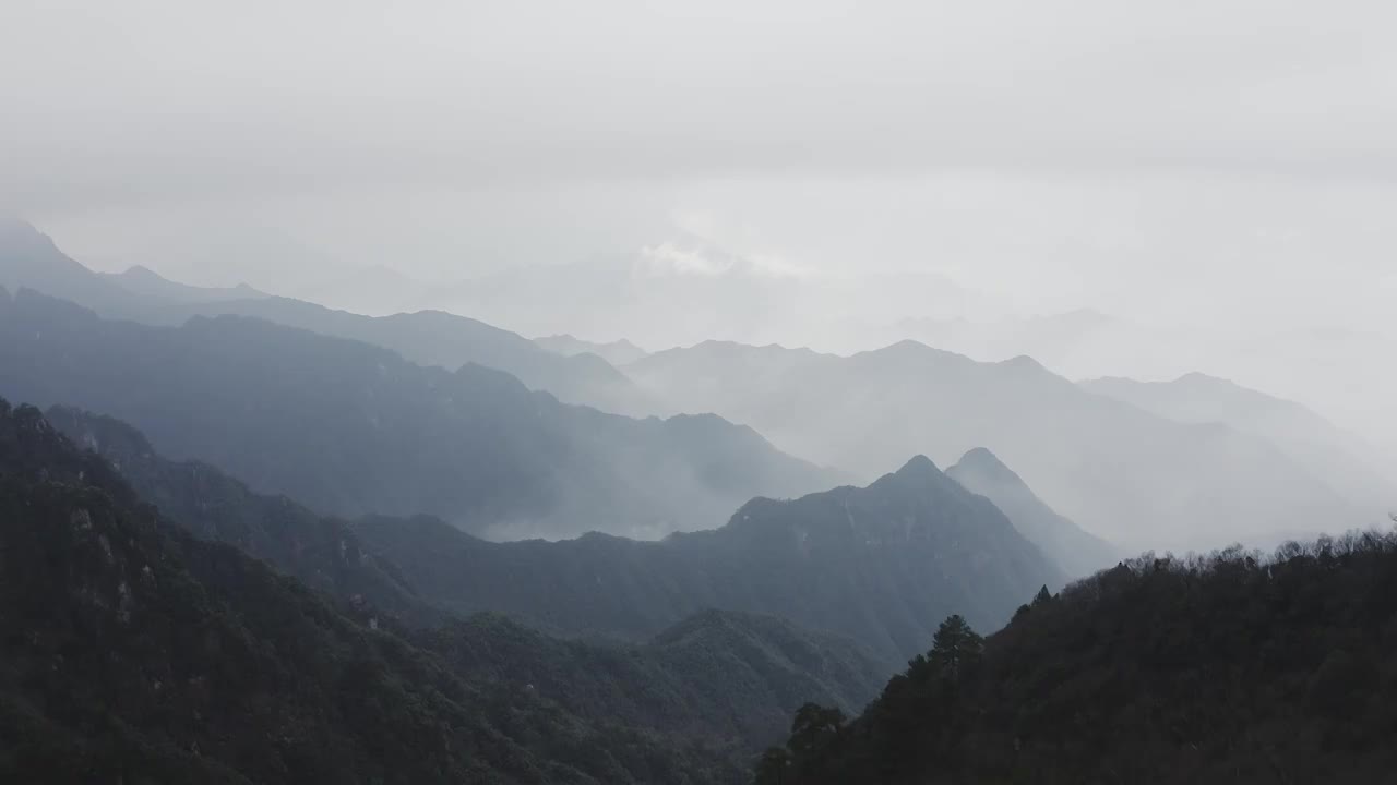 4K航拍杭州大明山脉雾中云海视频素材