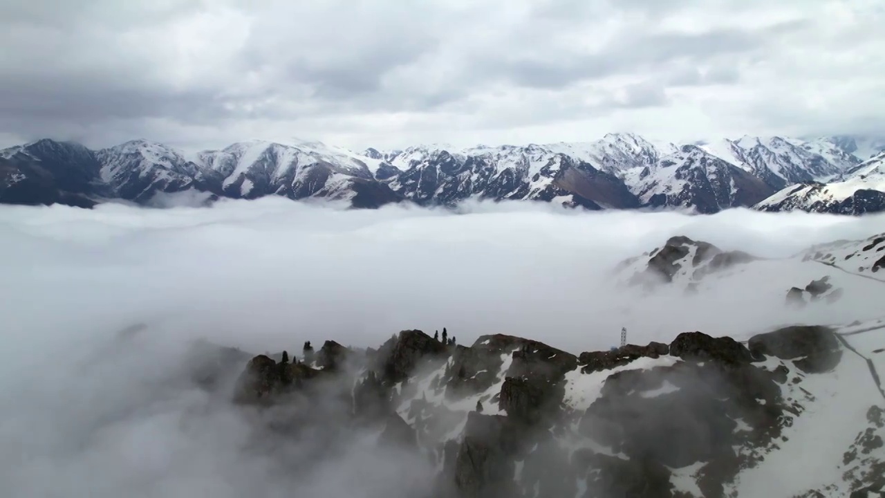 新疆,天山天池,博格达峰,马牙山观景台视频素材