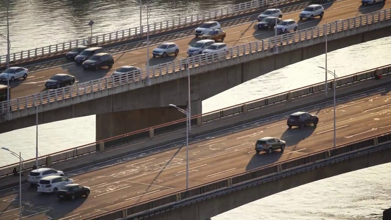 中国哈尔滨城市道路汽车交通景观视频素材