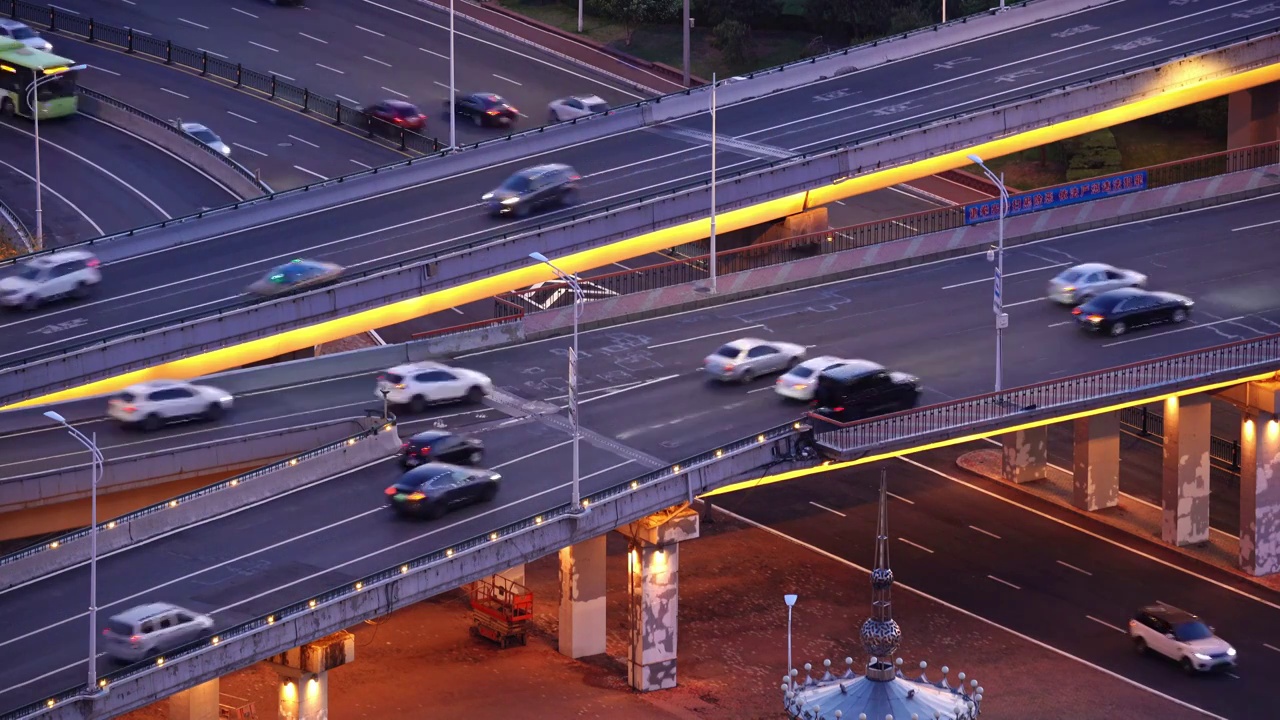 夜晚城市道路汽车交通景观视频素材