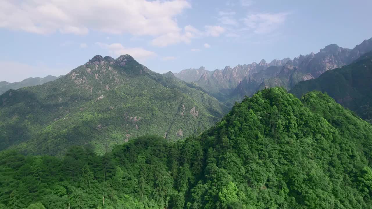 大山中自然风景航拍视频素材