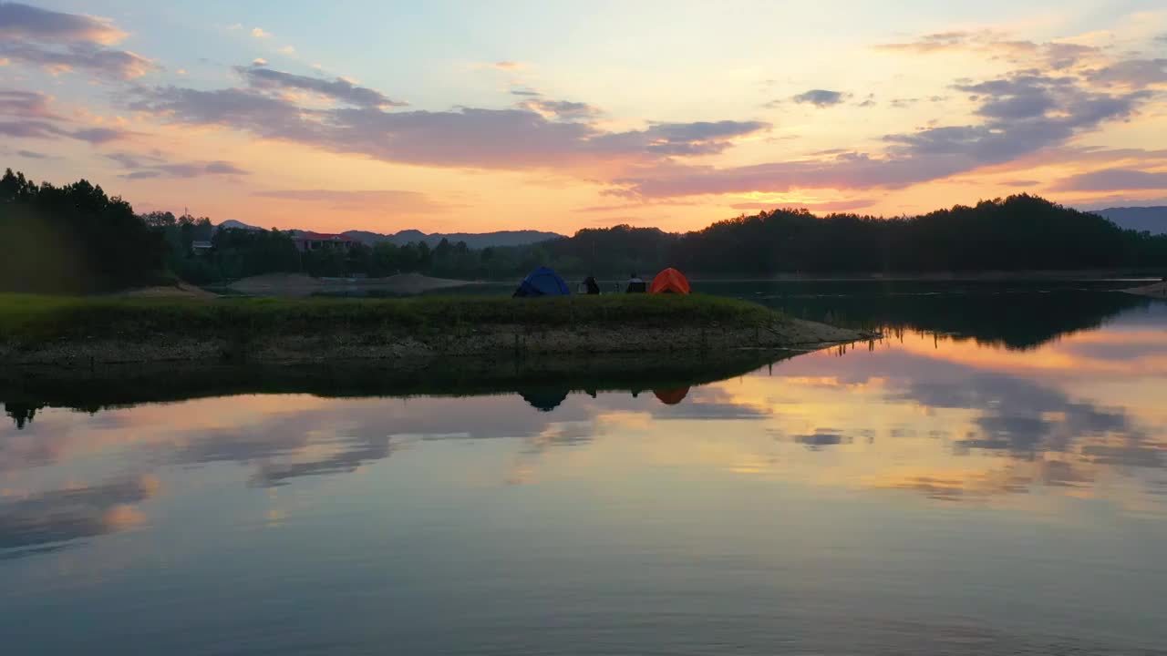 航拍湖南岳阳铁山水库日出晨曦景观视频素材