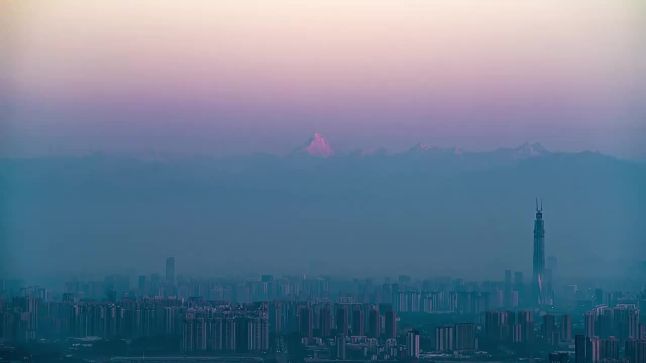 雪山下的成都日出金山视频素材