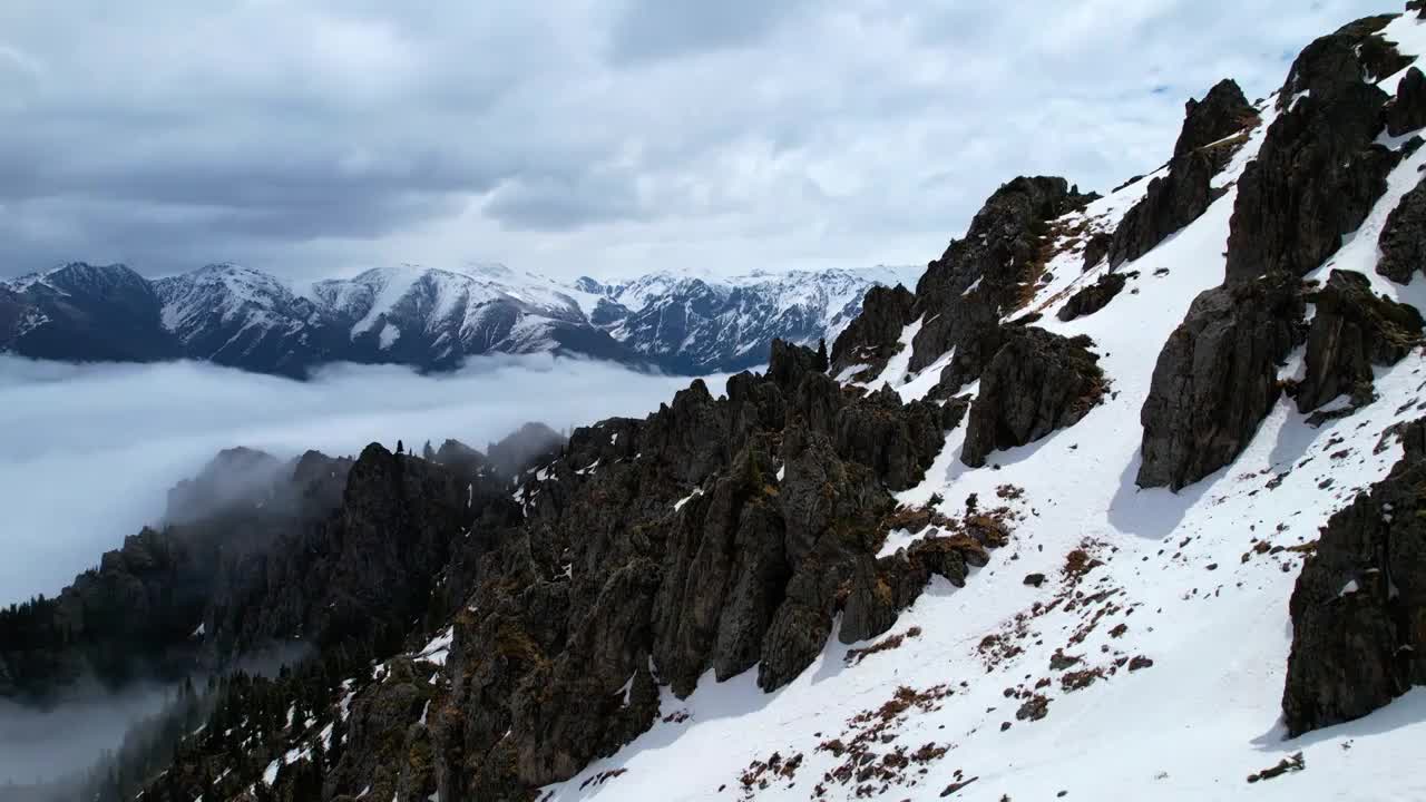 新疆,天山天池,博格达峰,马牙山观景台,云海视频素材