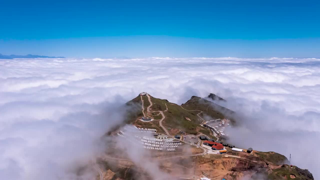 亚洲最美360º观景平台四川雅安牛背山风光航拍移动延时视频素材