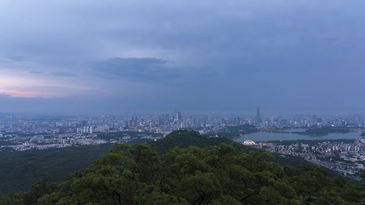 南京紫金山高空远眺主城区河西新区天际线视频下载