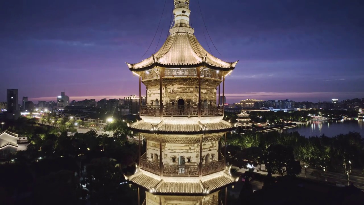 航拍平湖报本禅寺报本塔夜景视频素材