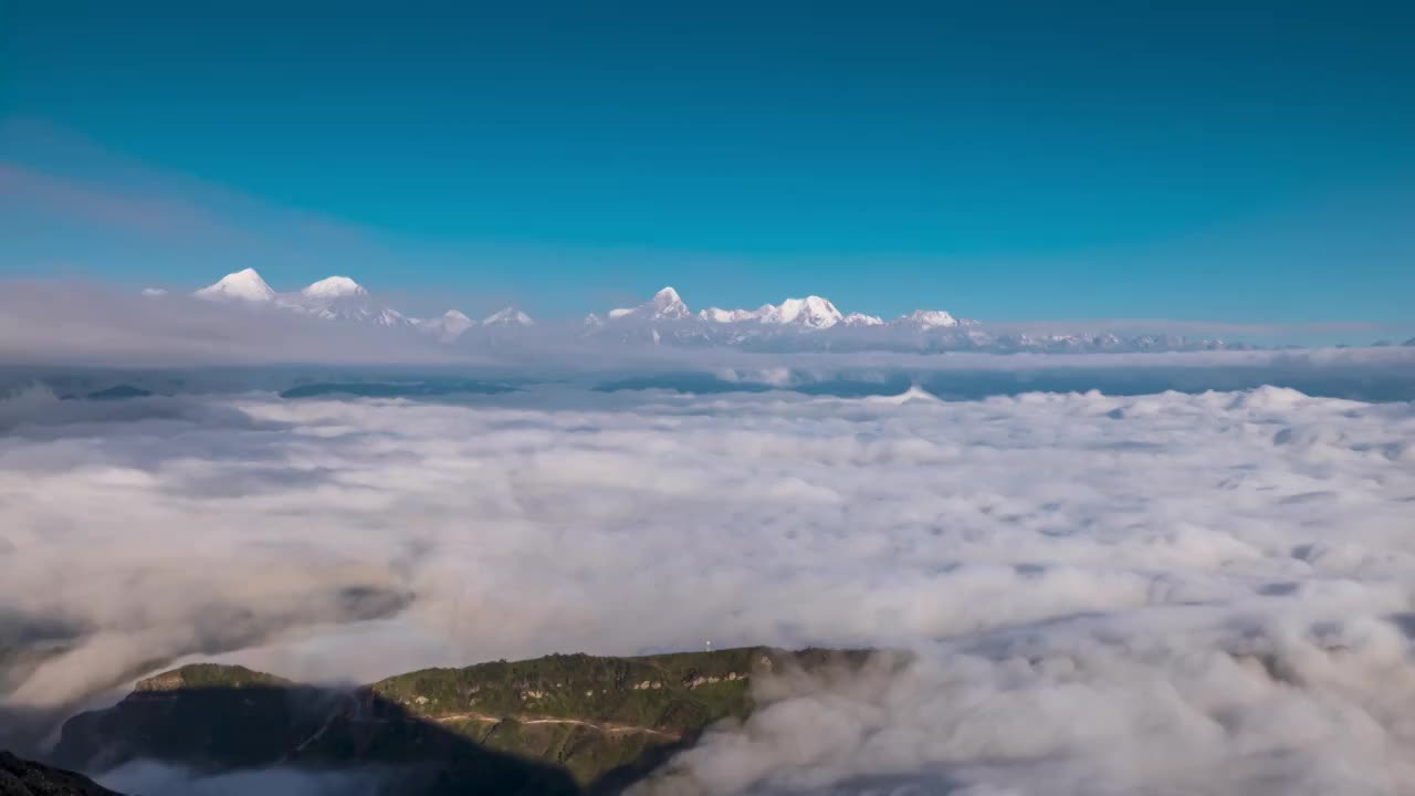 亚洲最美360º观景平台四川雅安牛背山风光定位及移动延时视频素材