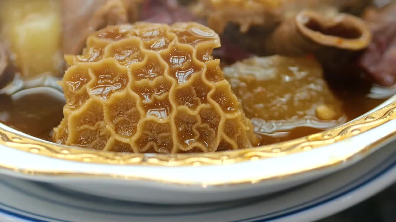 地道岭南小食酱汁清蒸金钱肚广府饮食文化特色怀旧美食远近驰名香港旺角油麻地街头小吃牛胃金钱肚茶楼早茶视频素材