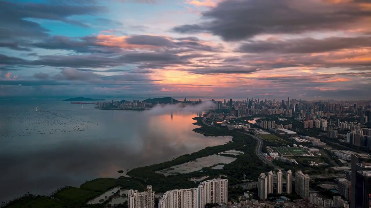 清晨航拍深圳湾朝霞视频下载