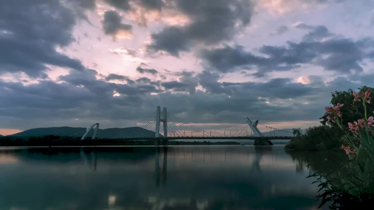 汉中龙岗大桥日落视频素材