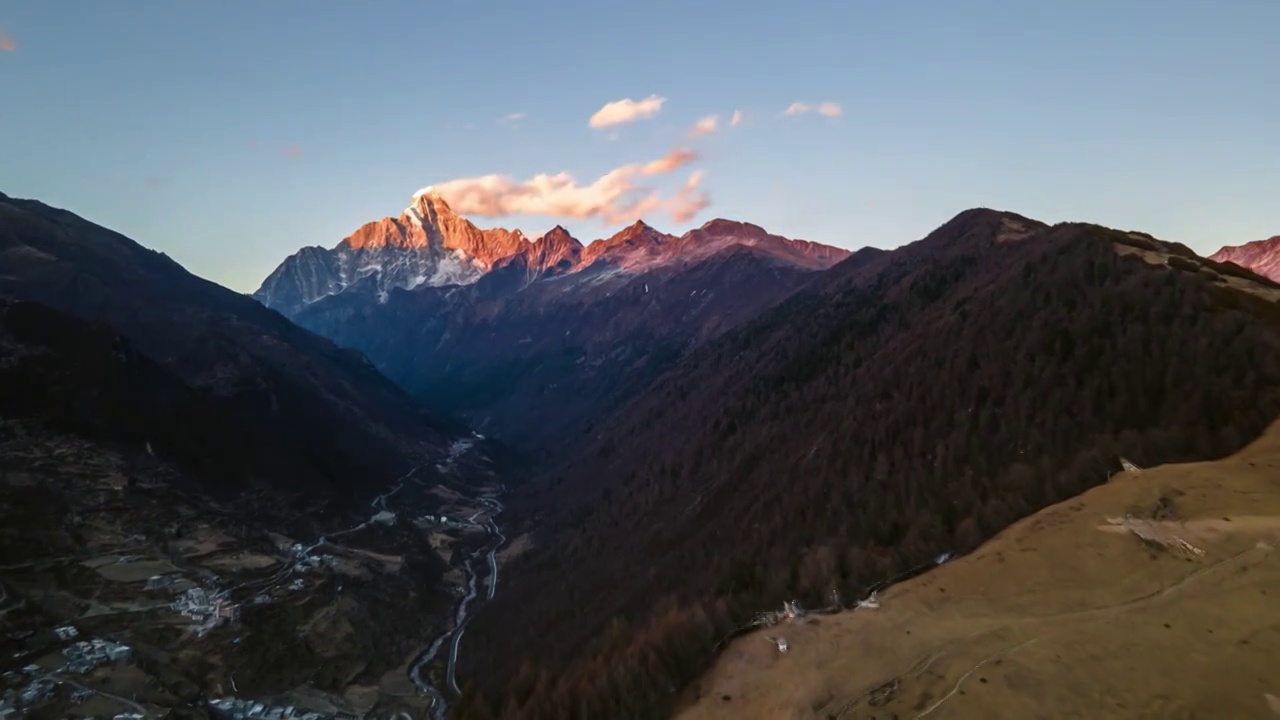 四姑娘山镇雪山全景视频素材