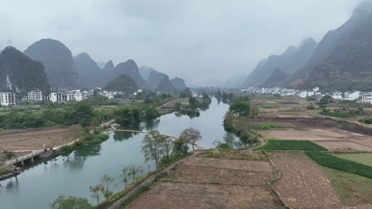 桂林阳朔漓江遇龙河漂流风光航拍视频素材