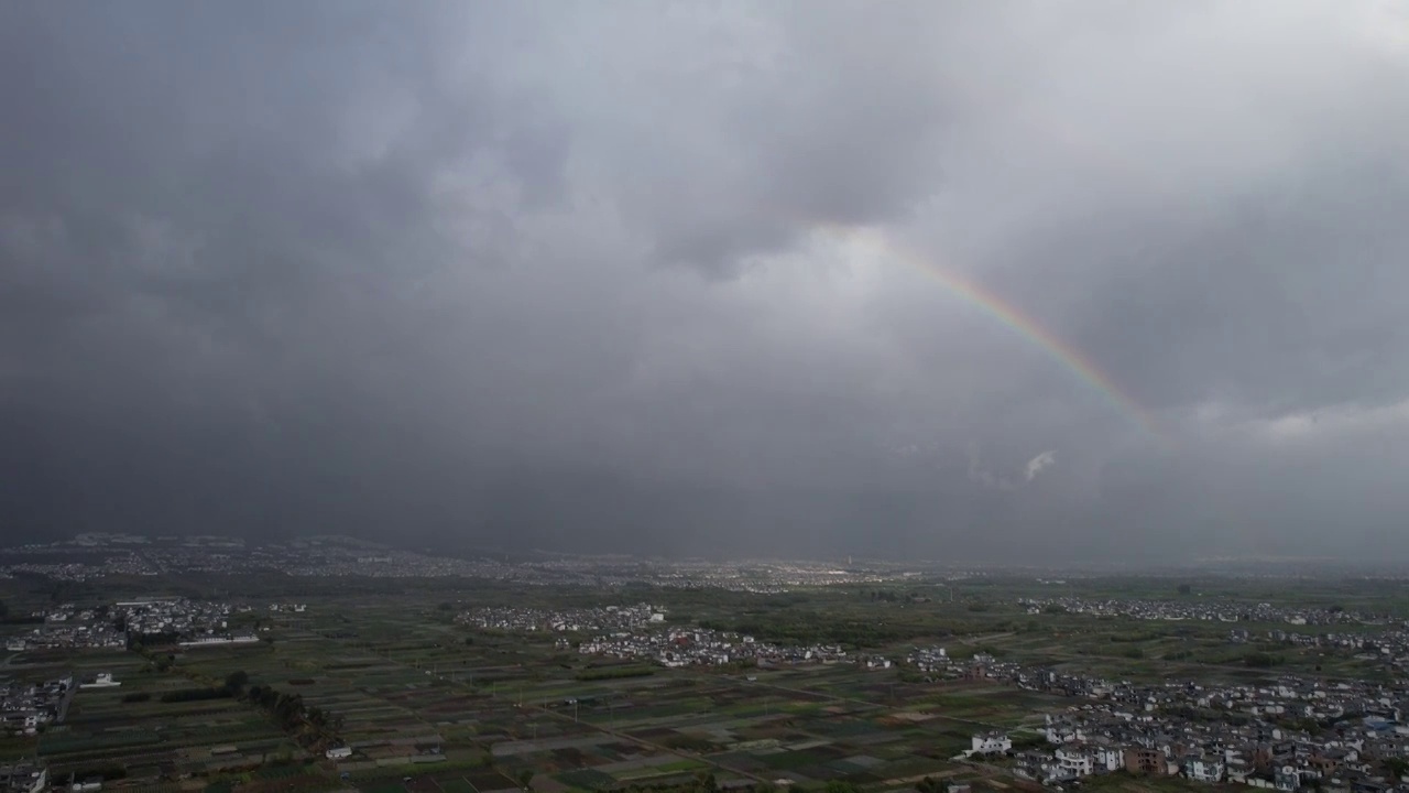  航拍云南大理苍山洱海雨后彩虹自然风光视频素材