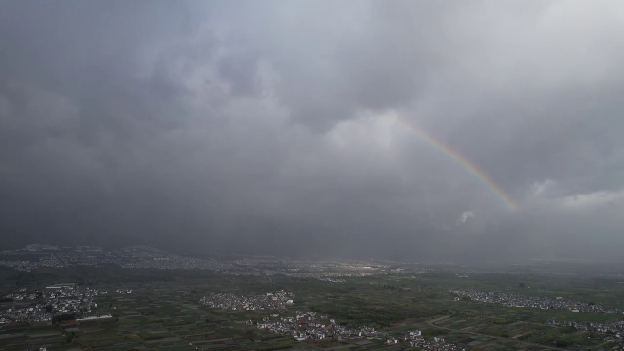  航拍云南大理苍山洱海雨后彩虹自然风光视频素材