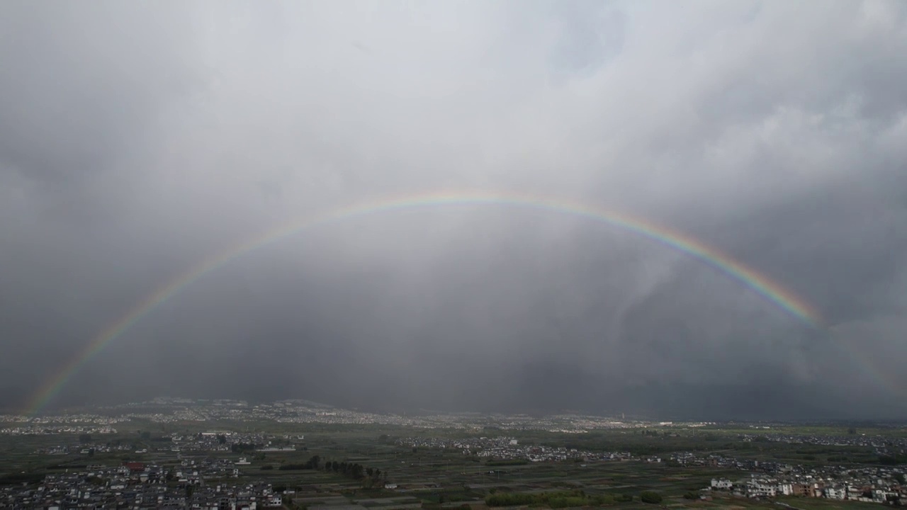  航拍云南大理苍山洱海雨后彩虹自然风光视频素材