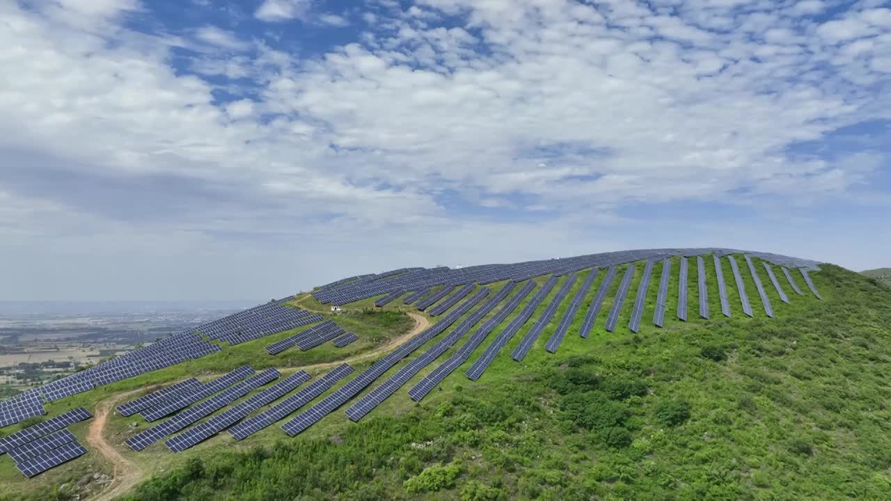 清洁能源太阳能光伏电池板电力新能源视频素材