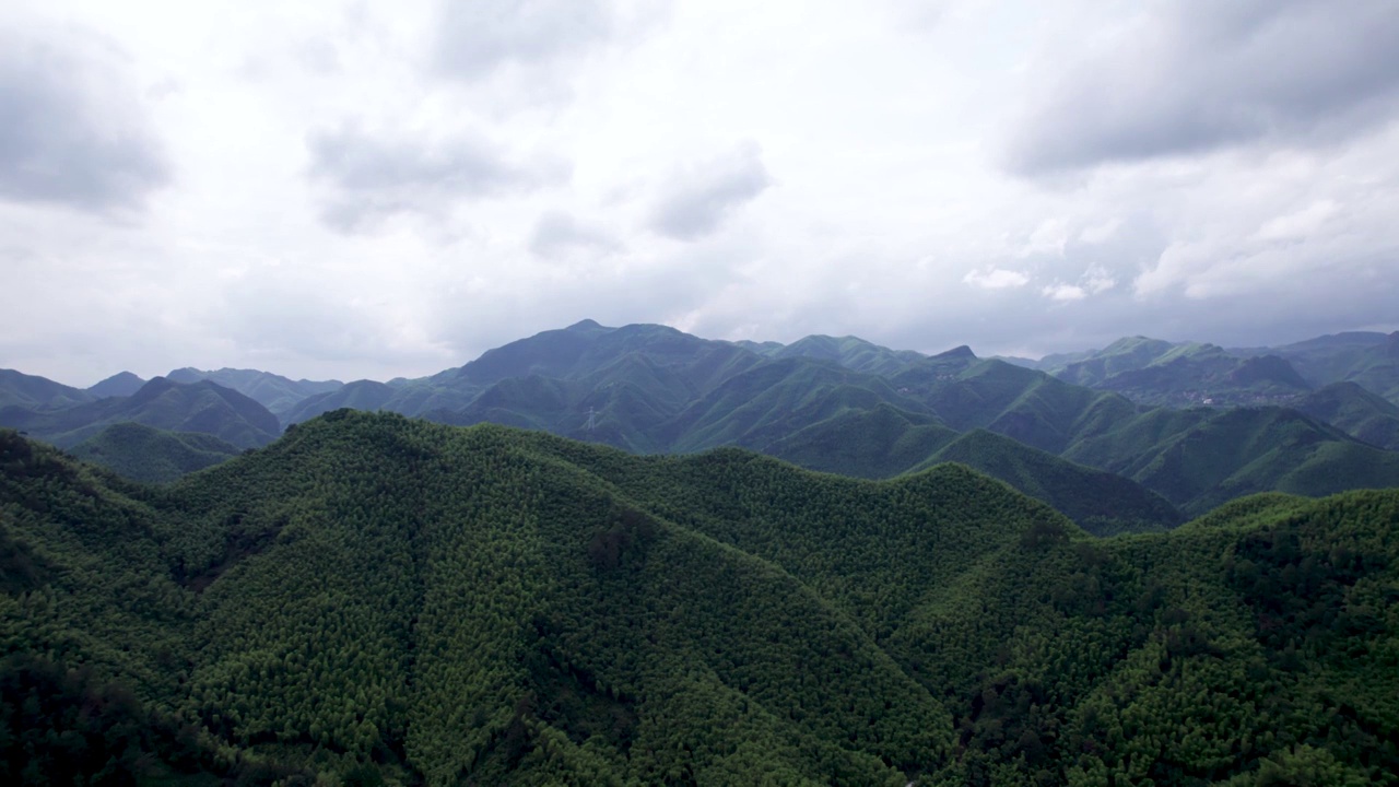 浙江湖州安吉 连绵高山 航拍视频素材