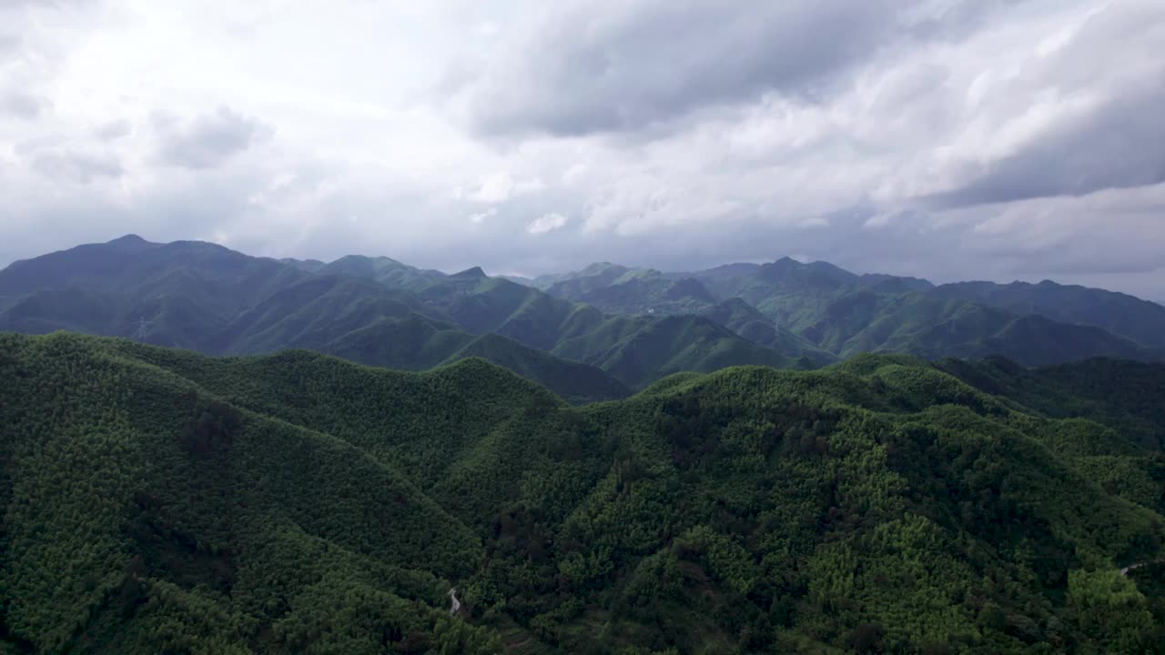 浙江湖州安吉 连绵高山 航拍视频素材