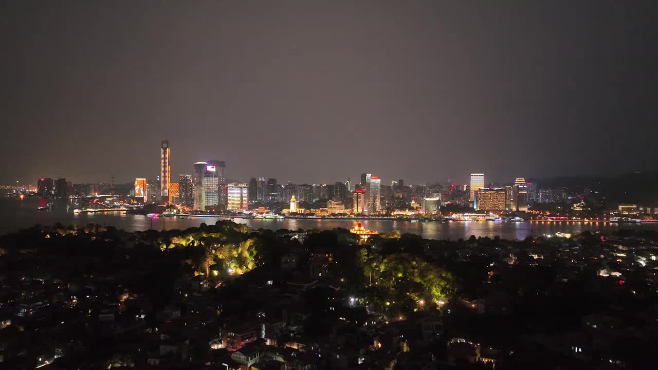 厦门鼓浪屿风光建筑黄昏夜景航拍视频素材