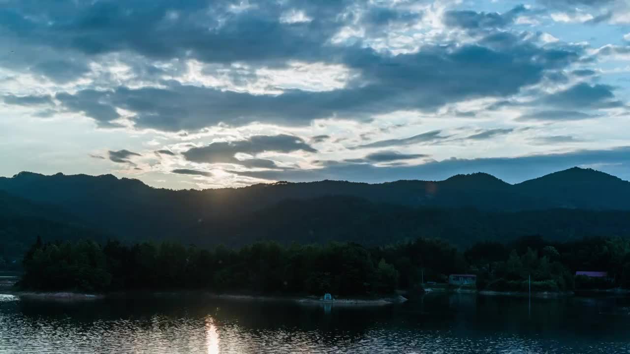 湖南岳阳铁山水库日落延时视频素材