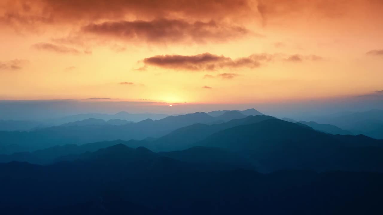 4K航拍杭州大明山景区山脉唯美日出日落视频素材