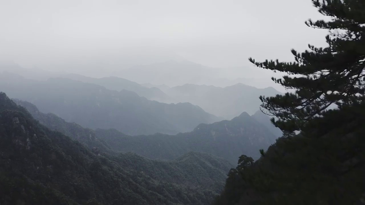 4K航拍杭州大明山脉雾中云海视频素材