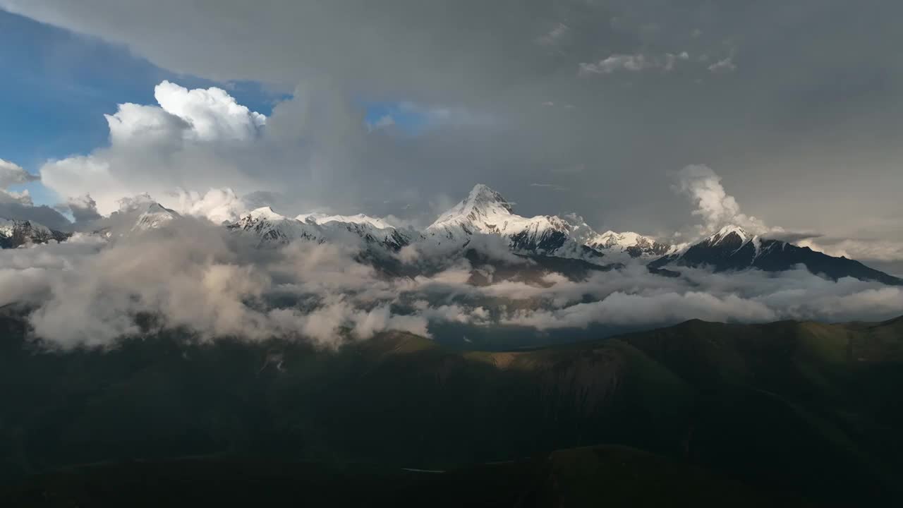 贡嘎雪山云海视频素材