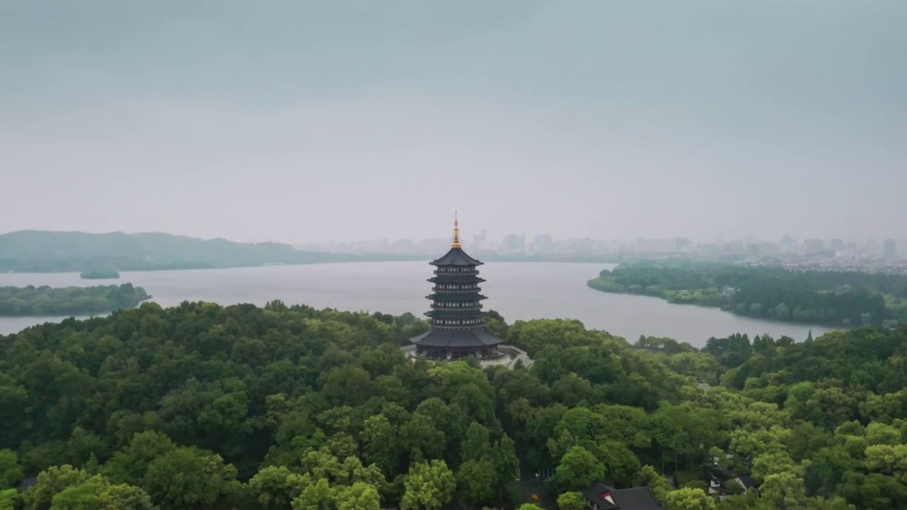 航拍杭州雷峰塔风景视频素材