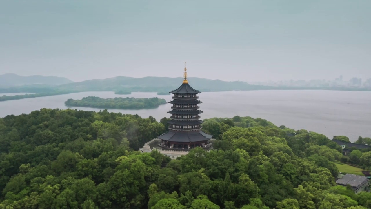 航拍杭州雷峰塔风景视频素材